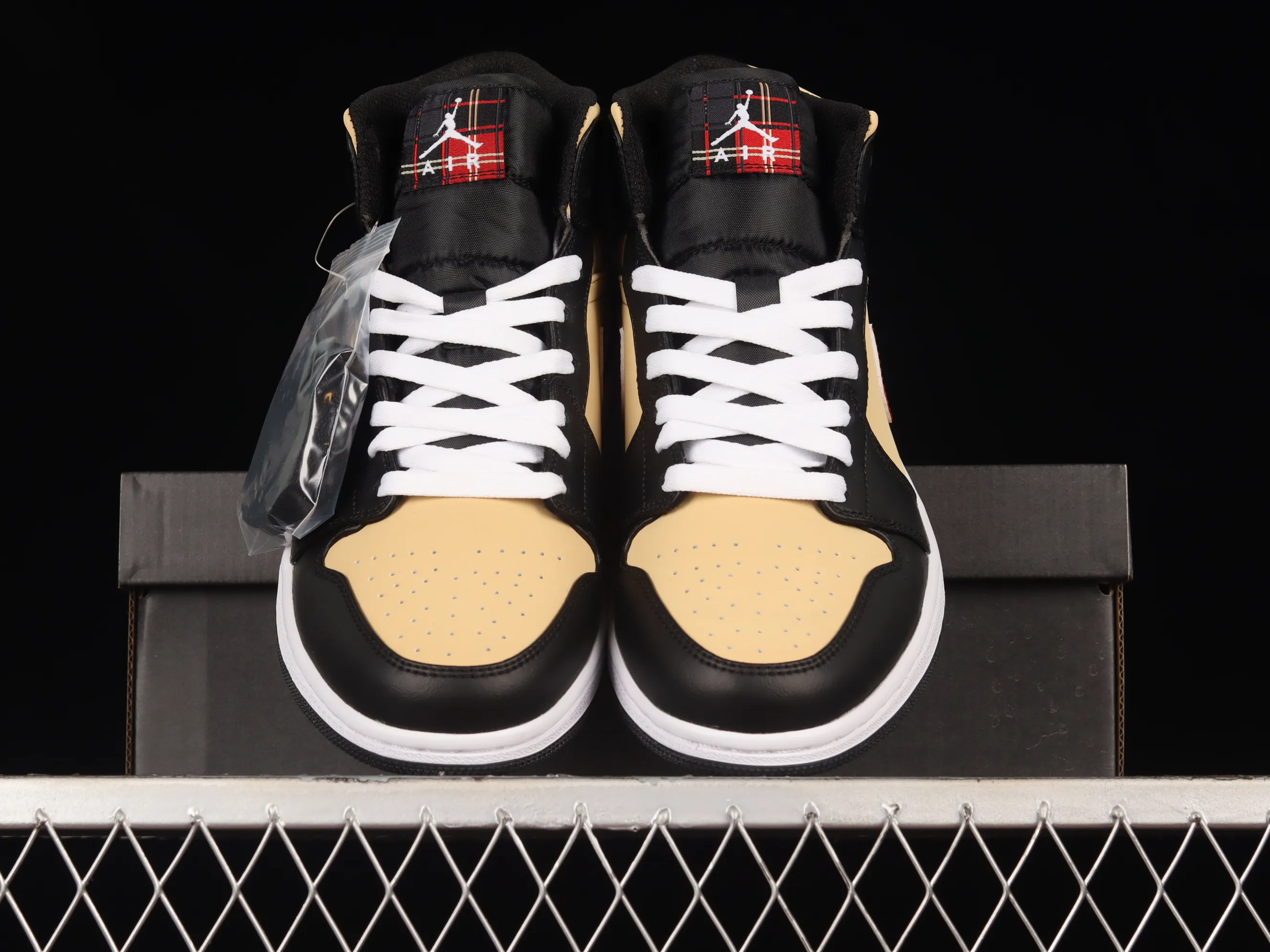 All categories Air Jordan Jordan series basketball shoes Air Jordan 1 Mid Air Jordan 1 Mid "Tartan Swoosh" AJ1 Qiao 1 plaid skirt Zhongbang basketball shoes DZ5329-001